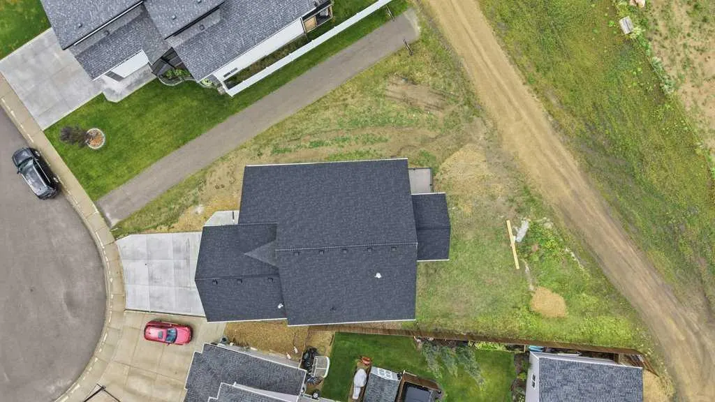 37 Maclean Close