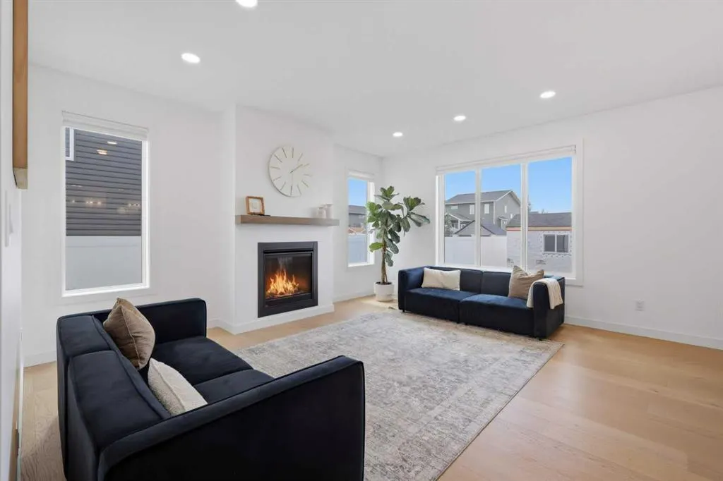 6 Mitchell Crescent