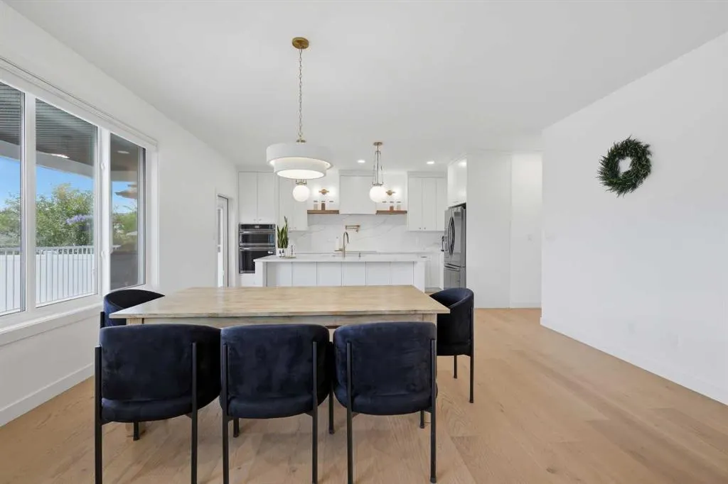 6 Mitchell Crescent