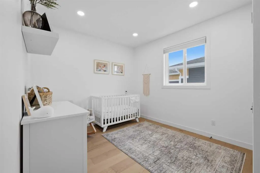 6 Mitchell Crescent