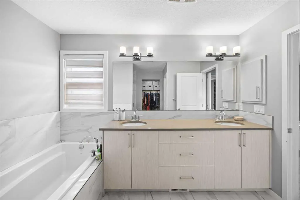 38 Seton Manor SE