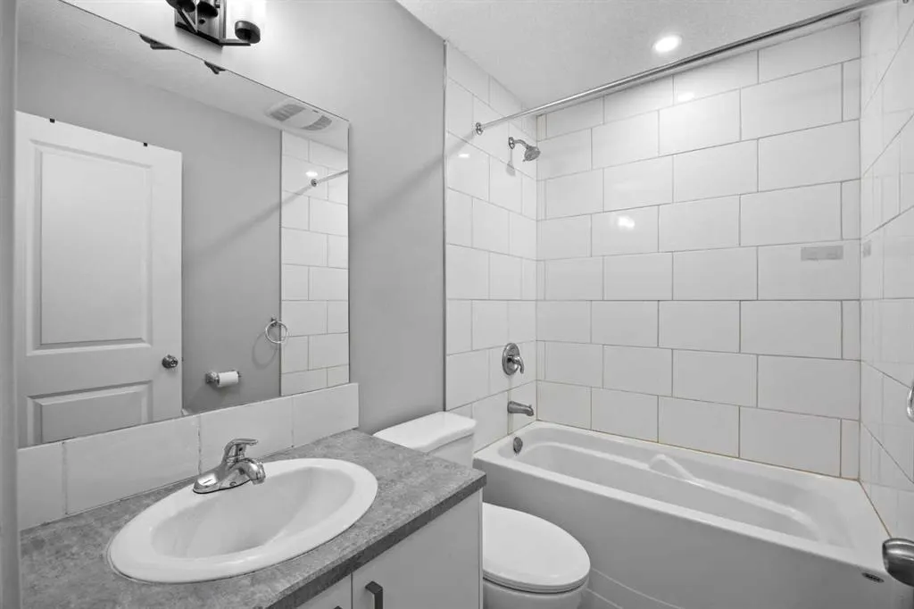 38 Seton Manor SE