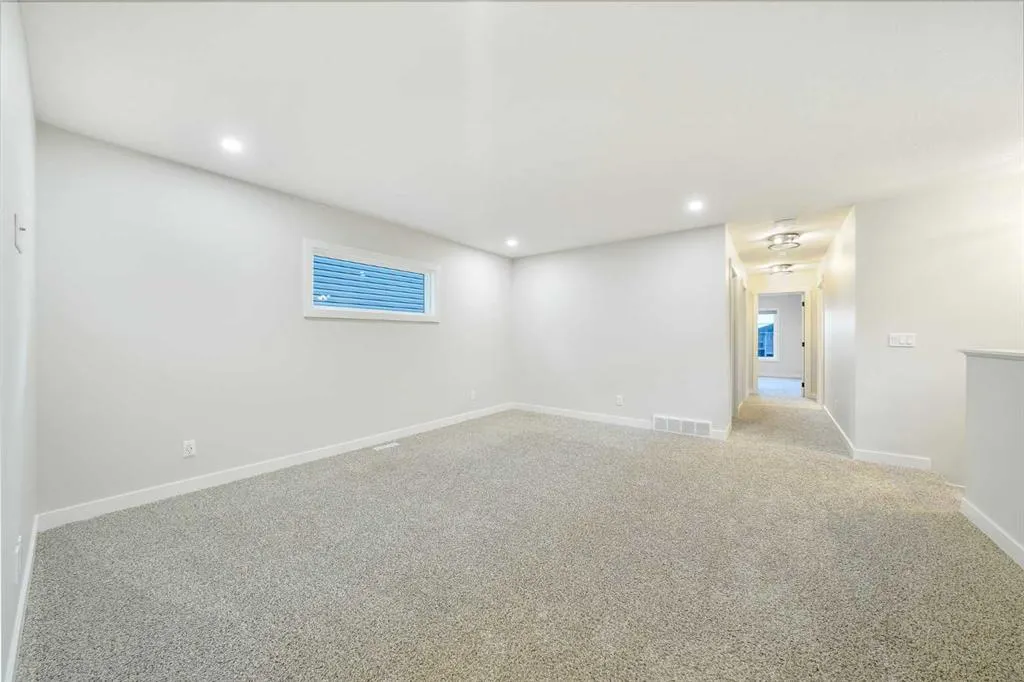 14 Rivercrest Common