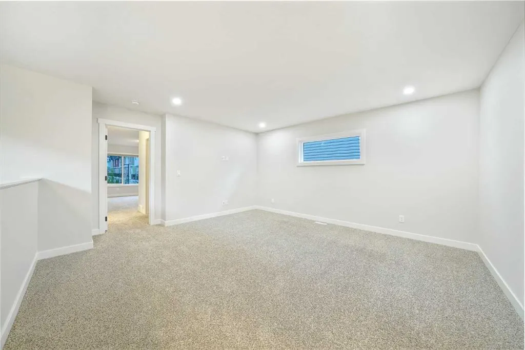 14 Rivercrest Common