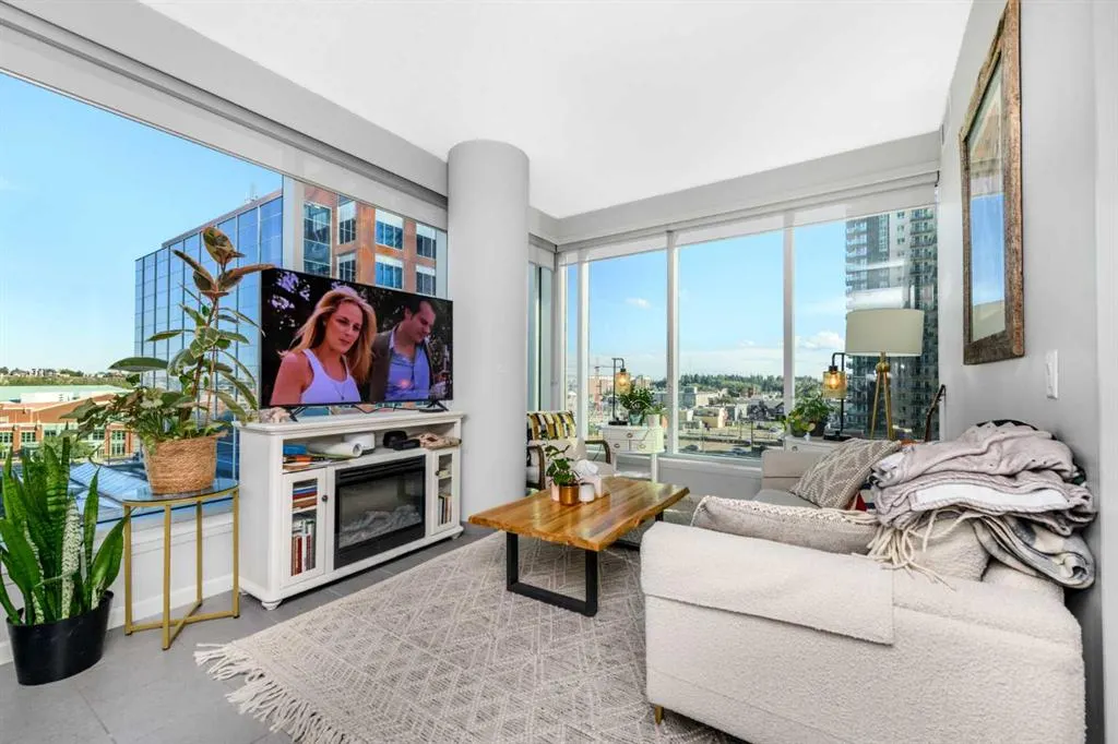 211 13 Avenue SE #607