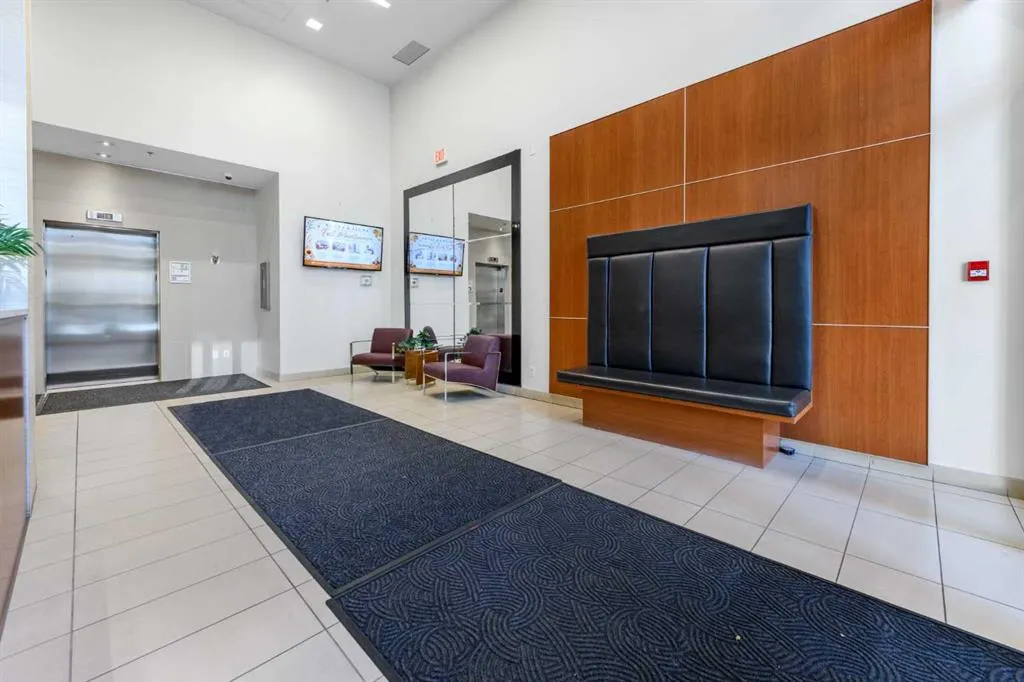 211 13 Avenue SE #607