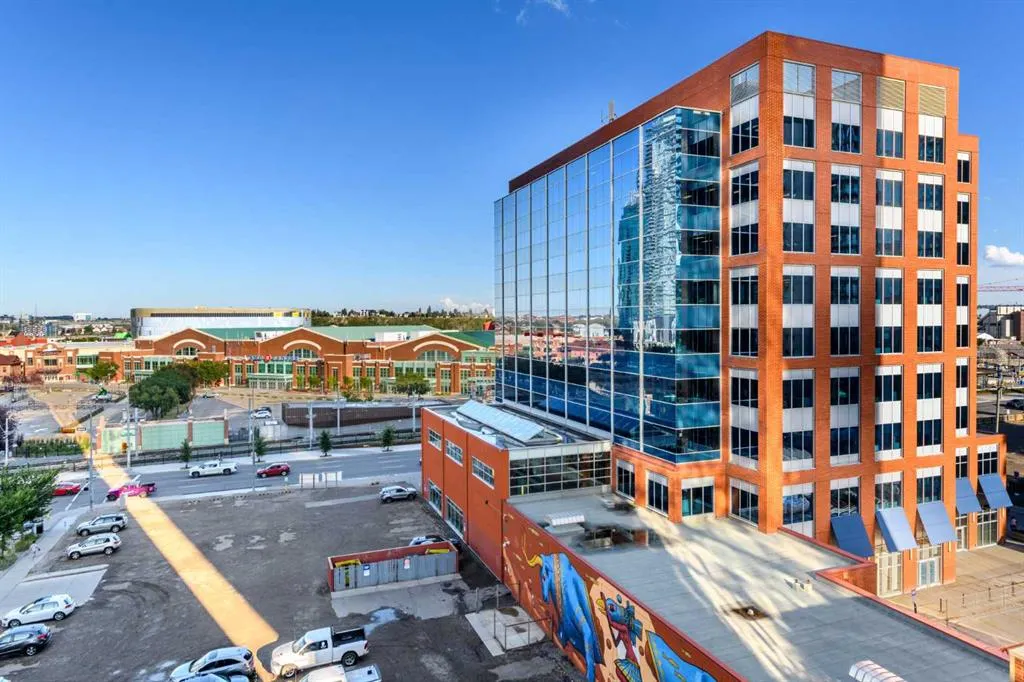 211 13 Avenue SE #607