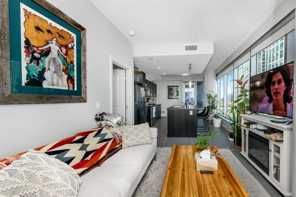 211 13 Avenue SE #607