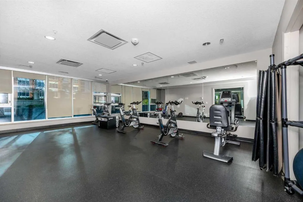 211 13 Avenue SE #607