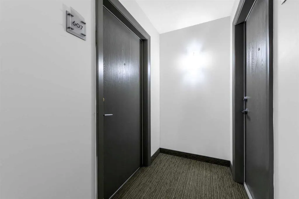 211 13 Avenue SE #607