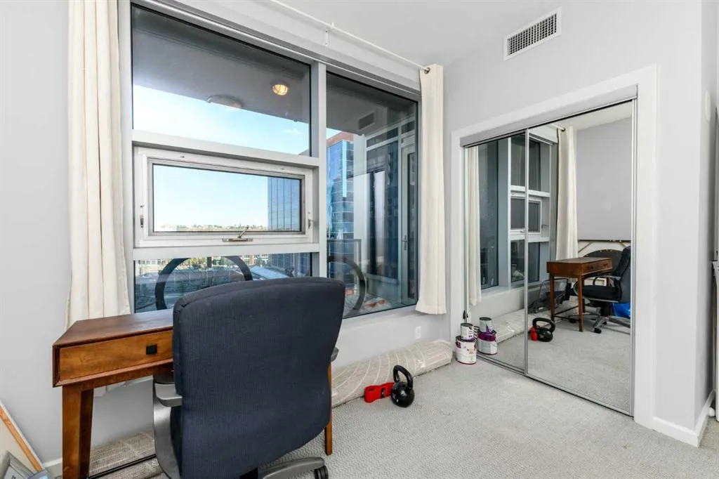 211 13 Avenue SE #607