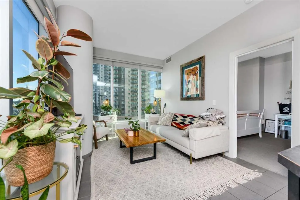 211 13 Avenue SE #607