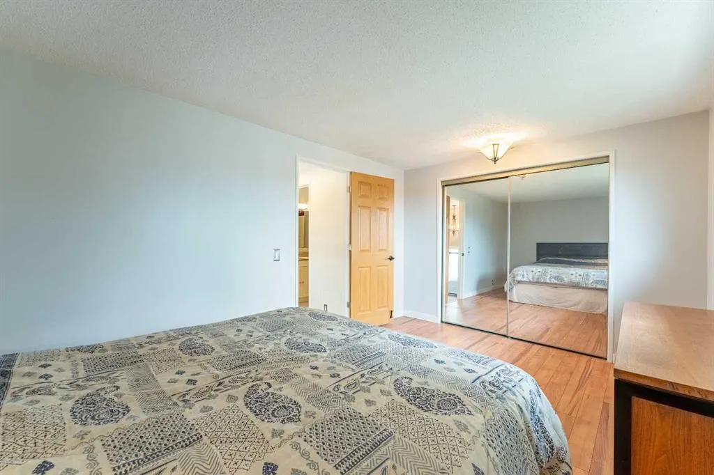 40 Fonda Crescent SE