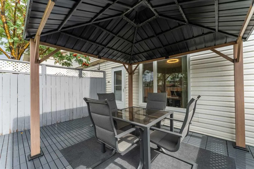 40 Fonda Crescent SE