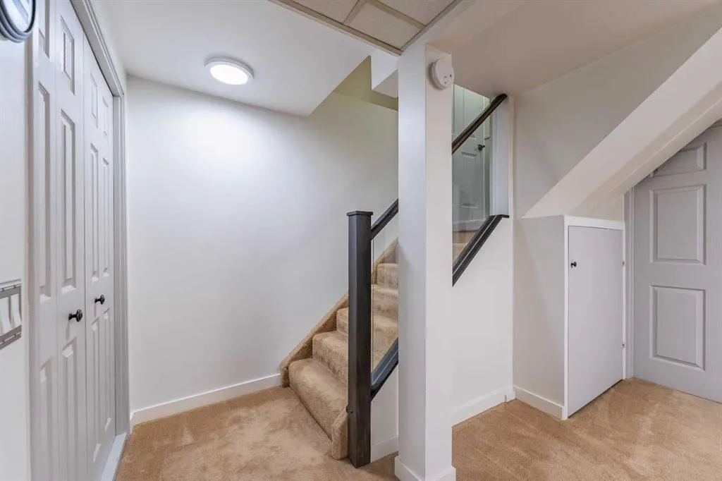 40 Fonda Crescent SE