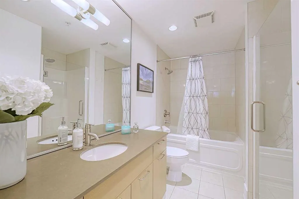 433 11 Avenue SE #705