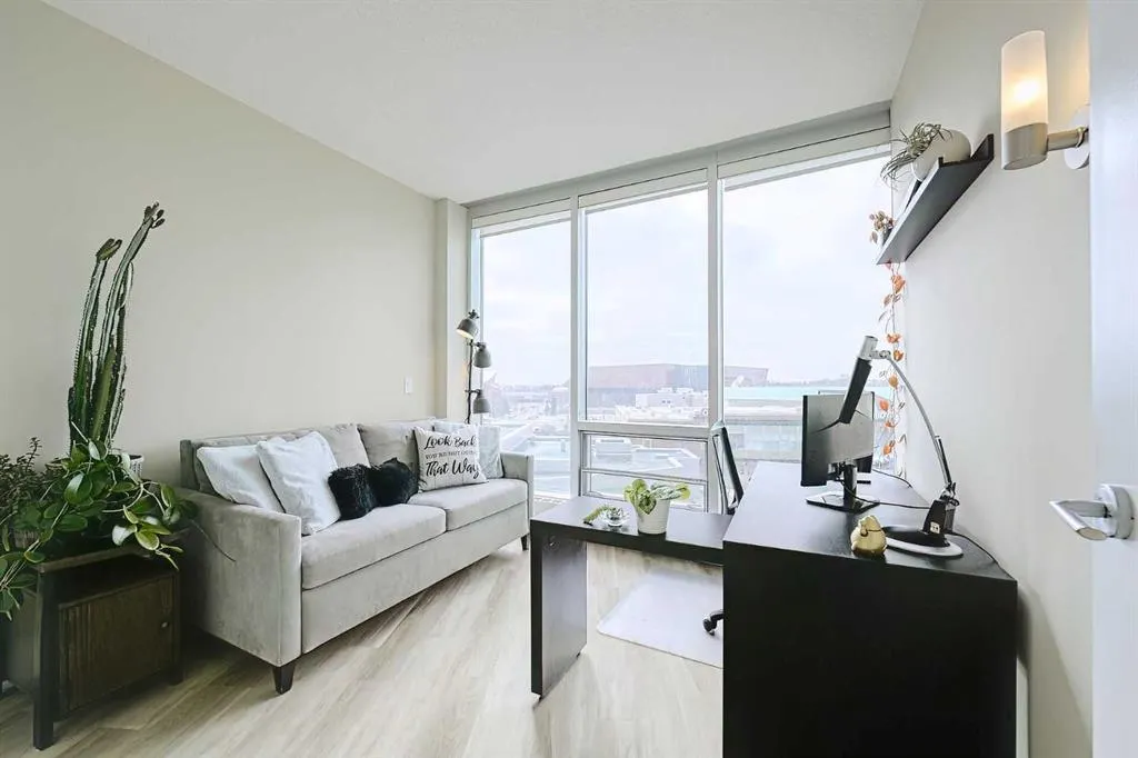 433 11 Avenue SE #705