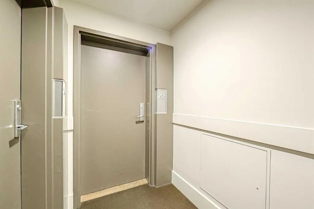 433 11 Avenue SE #705