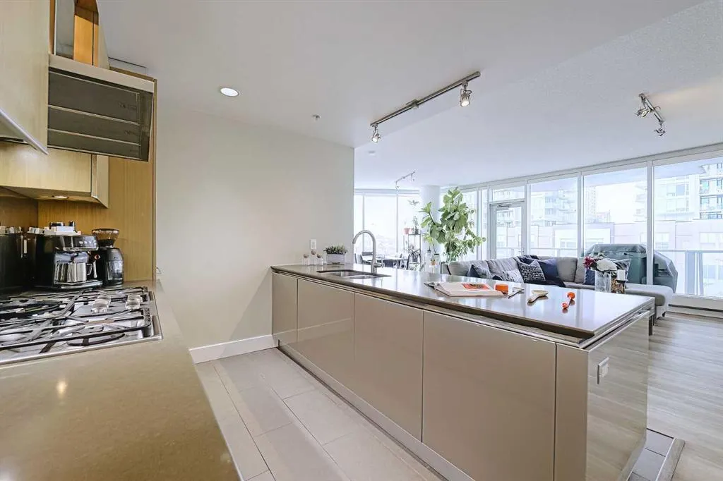 433 11 Avenue SE #705