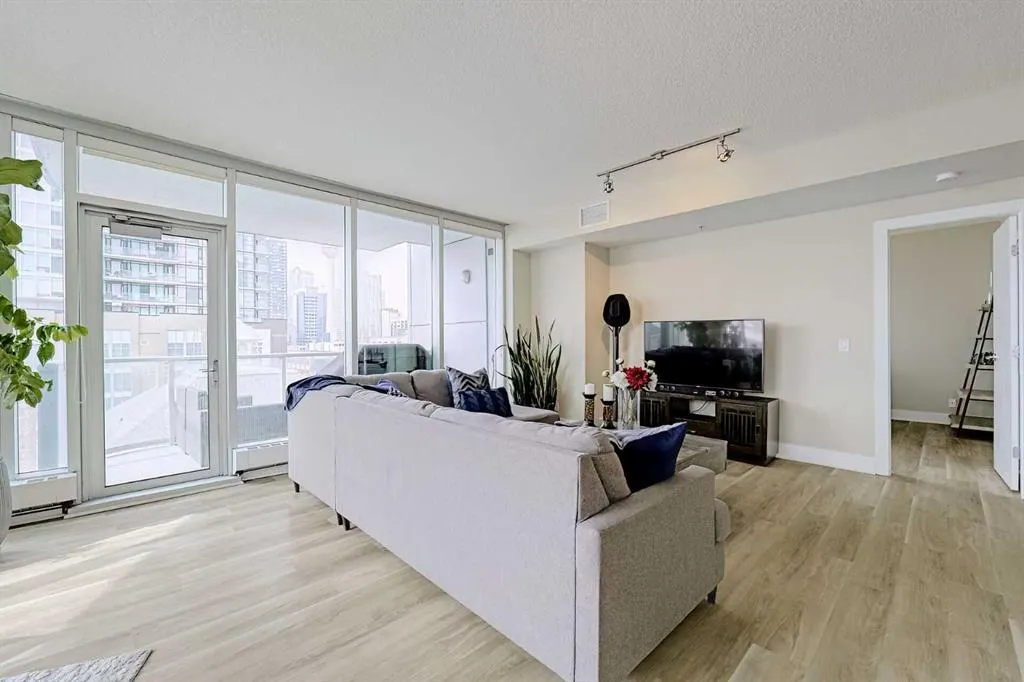 433 11 Avenue SE #705