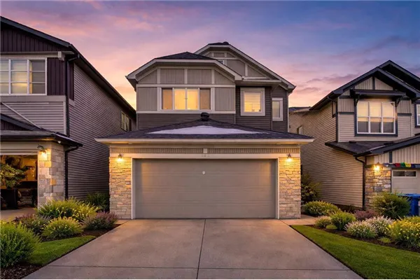 148 Savanna Close NE