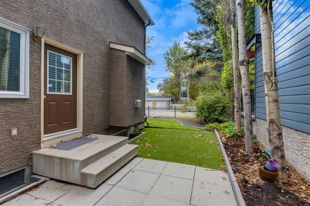 2132 35 Avenue SW #8