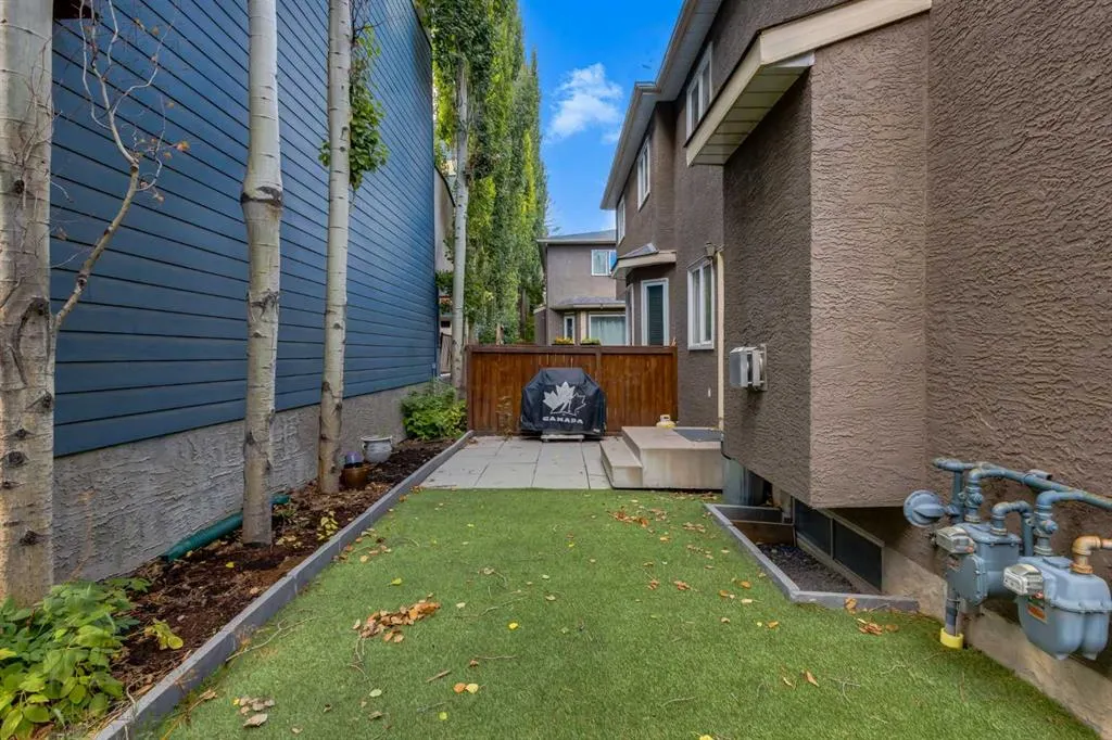 2132 35 Avenue SW #8