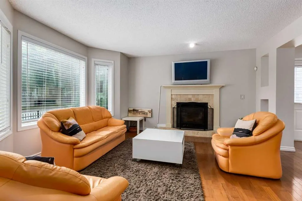 2132 35 Avenue SW #8