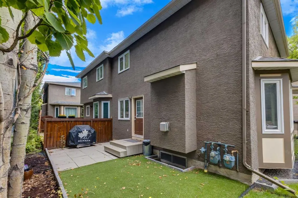 2132 35 Avenue SW #8