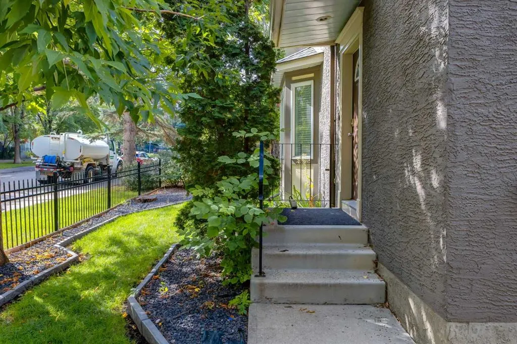 2132 35 Avenue SW #8