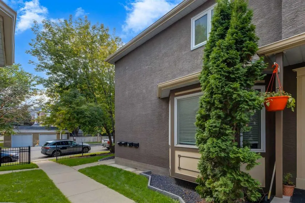 2132 35 Avenue SW #8