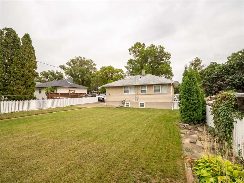 824 Stafford Drive N