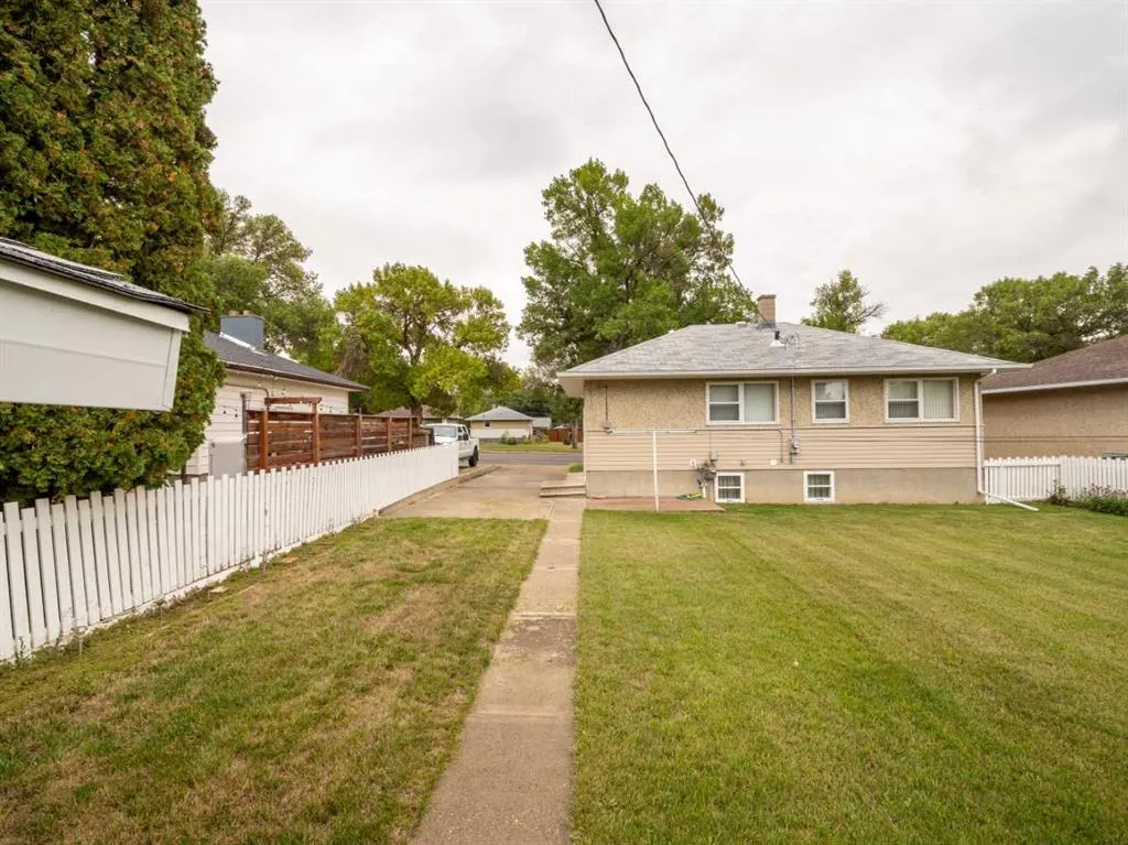 824 Stafford Drive N