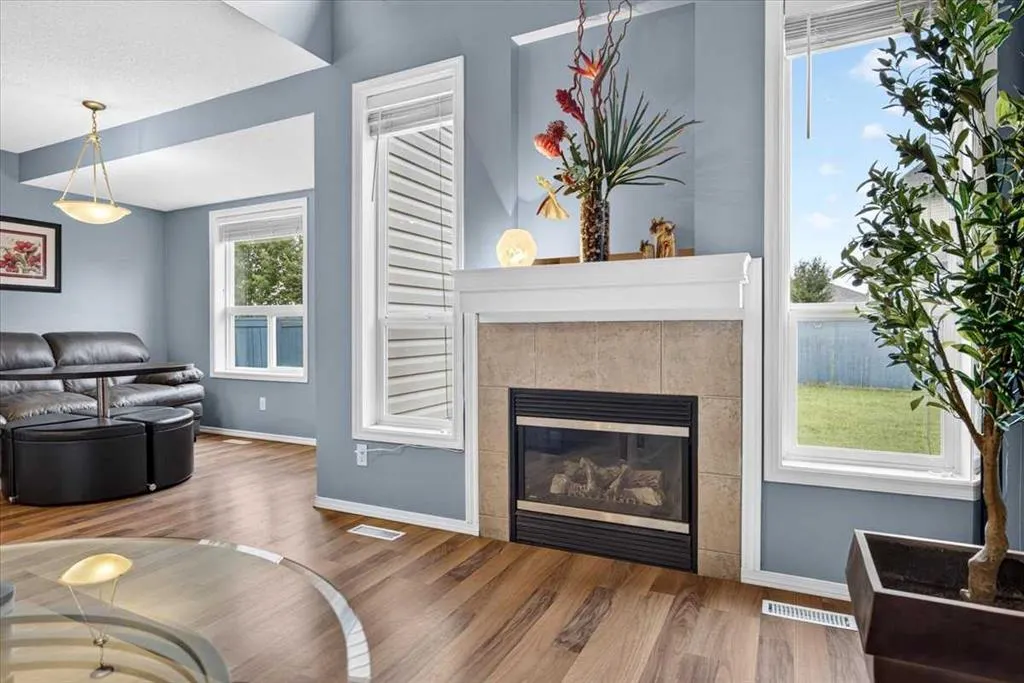 113 Canoe Square SW