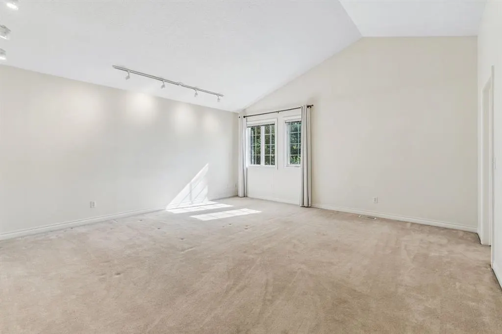 16 Varsity Estates Gardens NW