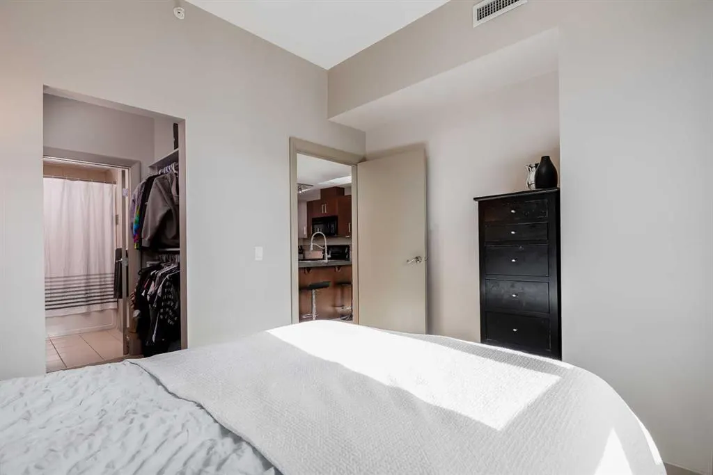 210 15 Avenue SE #205