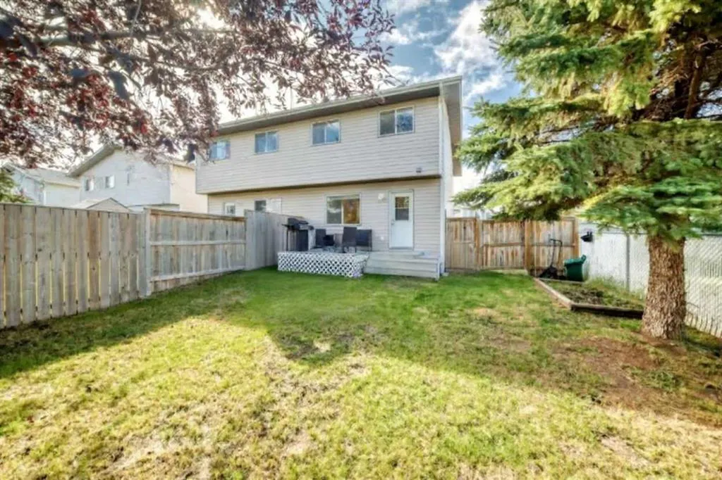25 Lakeview Close