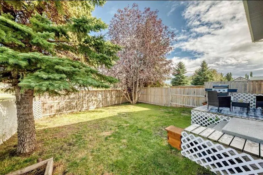 25 Lakeview Close