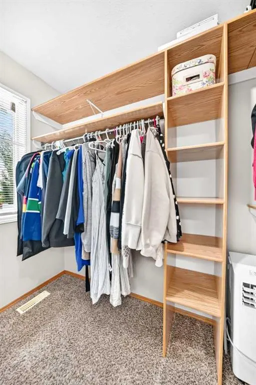 25 Lakeview Close