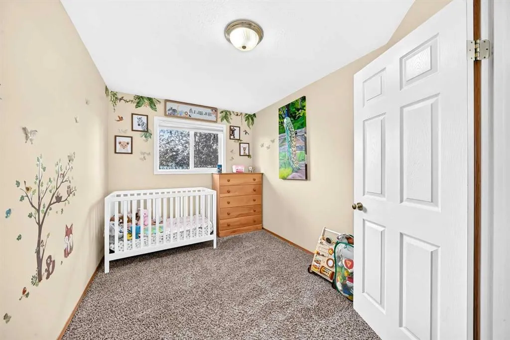 25 Lakeview Close