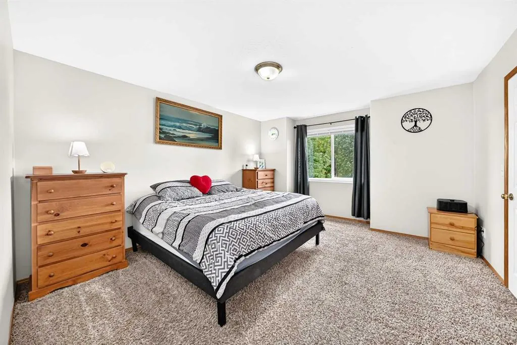 25 Lakeview Close