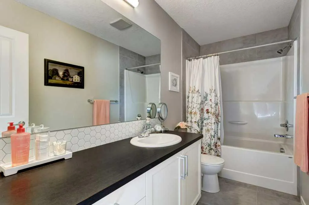 444 Legacy Point SE