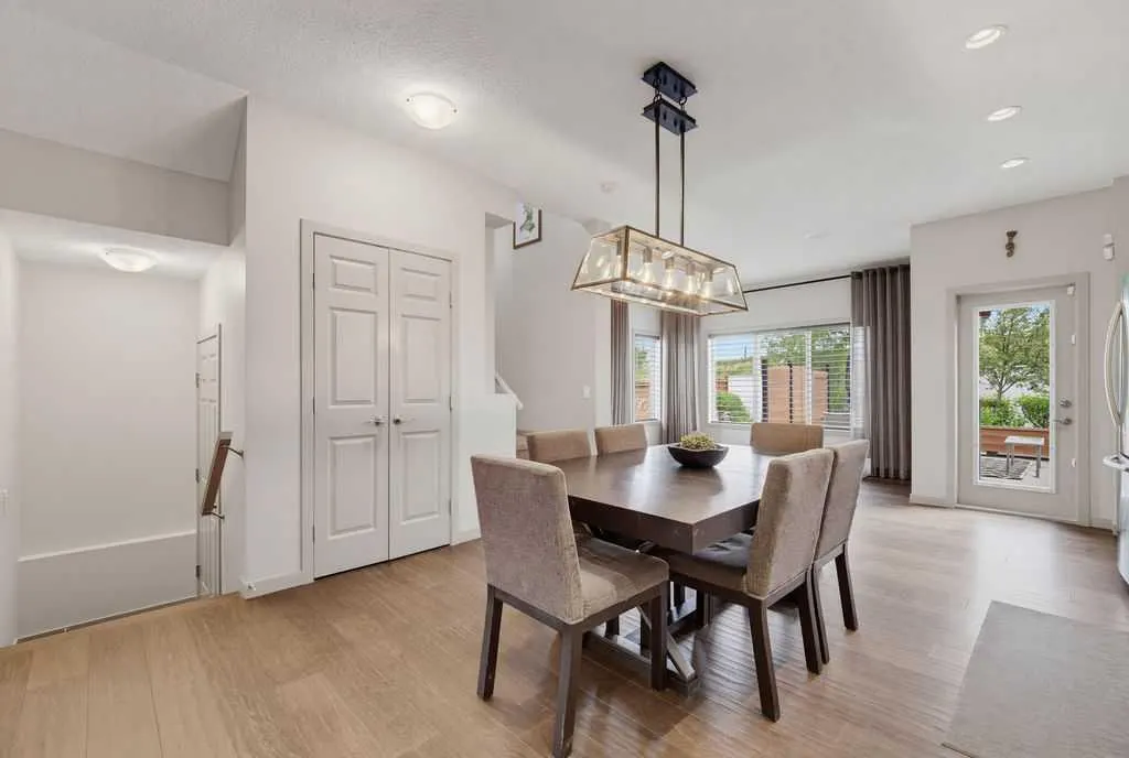 590 River Heights Crescent