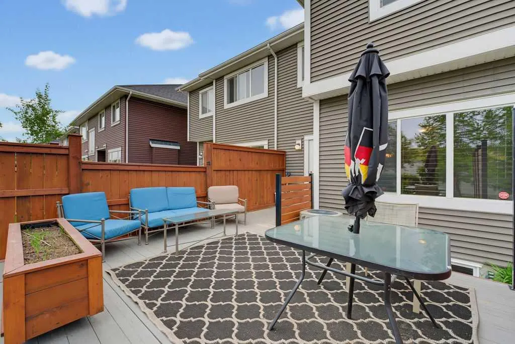 590 River Heights Crescent