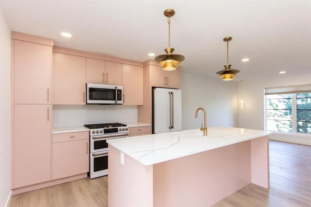 65 Evergreen Way