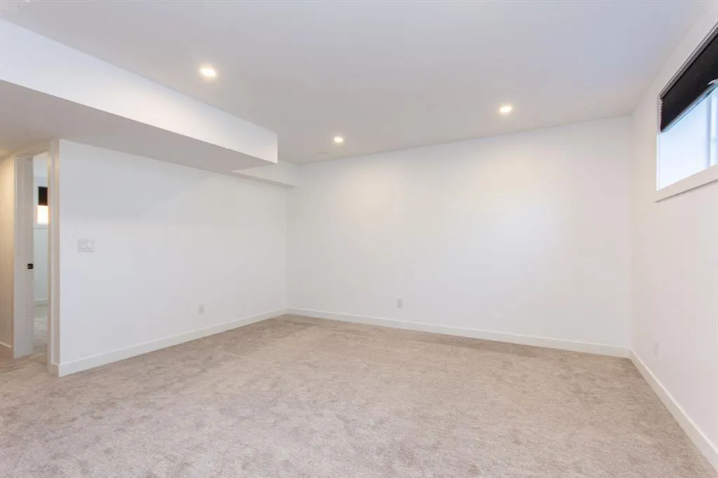 65 Evergreen Way