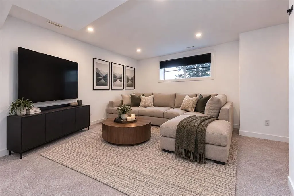 65 Evergreen Way