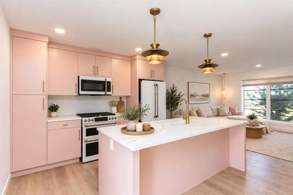 65 Evergreen Way