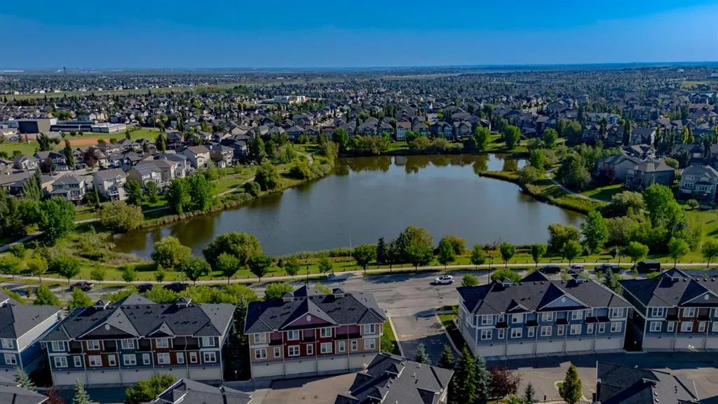 26 Auburn Bay Common SE