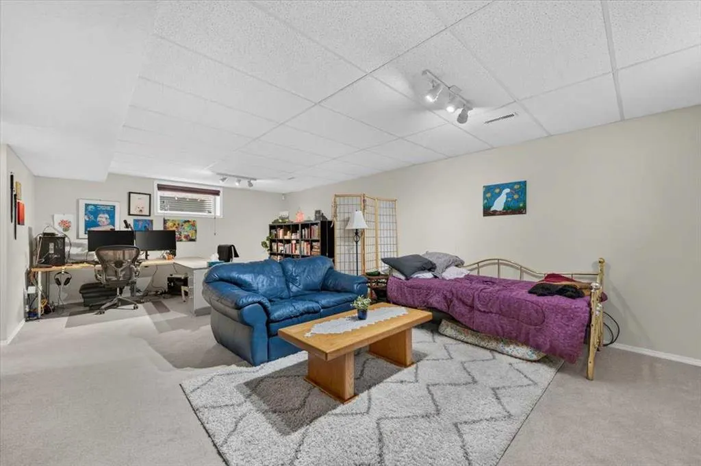 1012 Cranston Drive SE